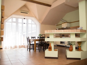 Апартаменты Лоял на улице 9-я Линия 14