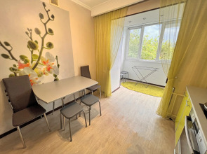 Апартаменты Сутки Как Дома на Народной 68