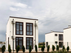 Villa Lazurit Guest House