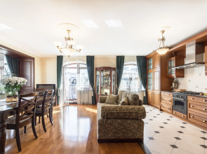 Bolshie Krasivye Naprotiv Kremlya Apartments