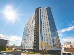 Апартаменты на высоком этаже, рядом с театром и мостом, недалеко от центра. Фастовская 29.