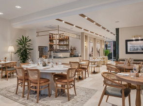 Отель Delita City