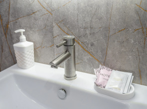 Апартаменты на Покровской Grey №6