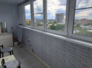 Жилое помещение 2-к квартира у метро Молодежная с яркими закатами