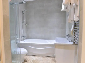 Отель East Legend Panorama