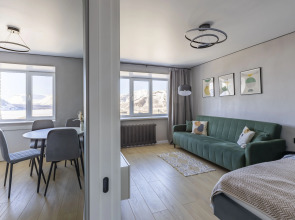 Квартира Уютная 2-к с Потрясающим Видом на Горы и Озеро