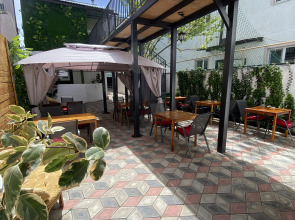 Гостевой дом Green Wall