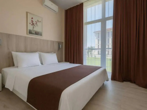 na Pervoy Beregovoy Linii do 8 Gostey DomMorya.rf (Barkhatnye sezony 1) Flat