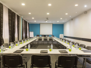 Отель Belgrade City