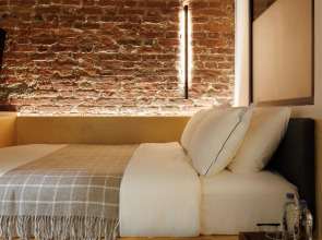 Смарт-отель Невский ботик