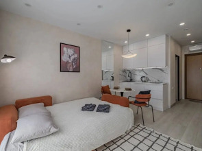 Квартира с большим балконом у метро