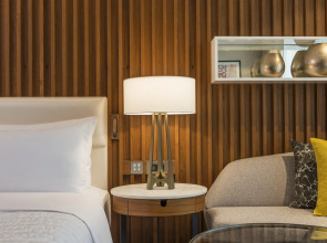 Le Meridien Dubai Hotel & Conference Centre