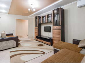 Ryadom S Dom Shakhmat Flat