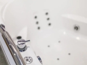 Квартира с джакузи шикарным видом на Волгу в центре Самары