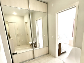 Апартаменты Светлые на Фомушина с Видом на Парк