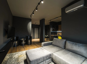 Апартаменты евротрёхкомнатные Stepanenkov в стиле лофт на Горького 24