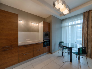 Апартаменты 4-комнатные HomeApart Сторожовская, 6