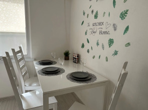 Квартира Двухкомнатная Квартира около леса и Гринвуда