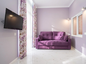 Red Apartments Art Layt Siti Molison Apartments