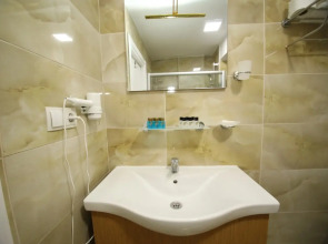 Отель Safran Suites