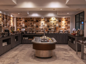 Отель Heeton Concept Pattaya by Compass Hospitality