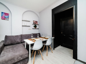 Апартаменты Жуковского 1/2/10 с2 (102)