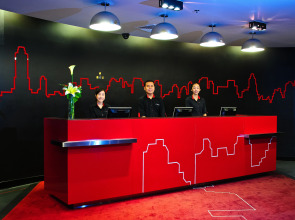 Отель Galleria 10 Bangkok Hotel By Compass Hospitality