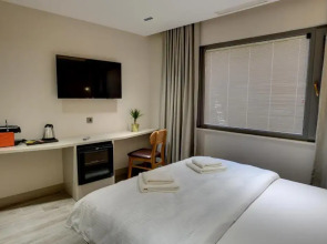 Отель 21 Rooms Hotel