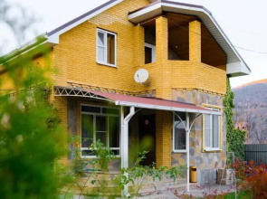 Yulena Guest house