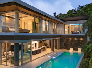 Luxury Infinity Pool Villa in Nai Harn Villa