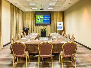 Holiday Inn Express Dubai Jumeirah an IHG Hotel