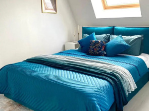 Квартира Стильная Мансардная Квартира Студия у Аэропорта