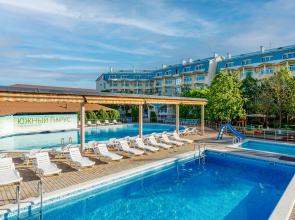 Yuzhnyij Parus Resort Hotel