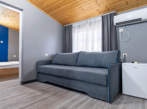 Отель Максим Парк-Лоо