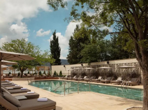 Sheraton Grand Tbilisi Metechi Palace Hotel