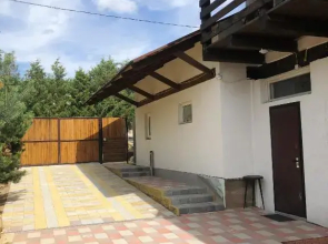 House Lesnoy Guest House