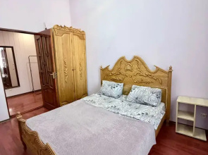 Aristokrat Na Yekaterininskoy 42 Apartments