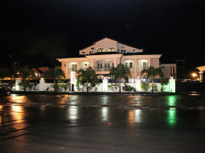 Gold Rush Suites Uyo Hotel