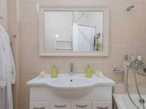 Квартира GM Apartments Стильная Трехкомнатная на Бульварном кольце