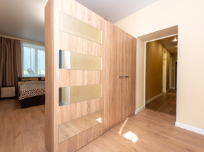 Апартаменты Яр-сутки на Октября 23