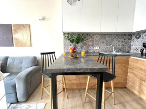 Апартаменты Студия День Ночь с Видом На Горы