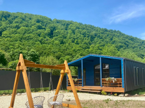 Barnkhaus V Gorakh Adygei Guest House