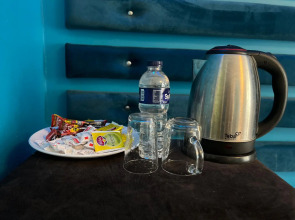 Отель Moon Blue