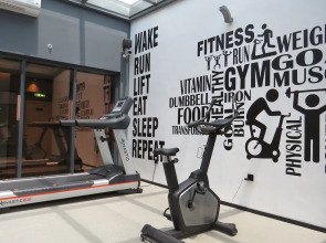 Отель Beach Walk