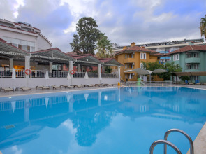 Armas Green Fugla Beach