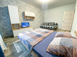 Квартира с Панорамным Балконом и Индивидуальным Отоплением. Тихий Уютный Район с Очень Развитой Инфраструктурой