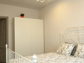 Апартаменты на Зелинского 1 (Кристалл)