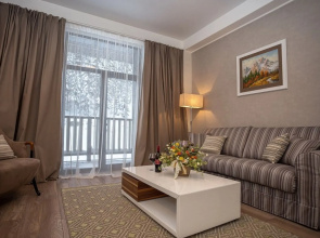 Tri Sovi Hotel