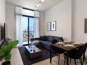 WelHome - Dubai Delight: Luxe Living 1BR at Binghatti Luna, Apartments