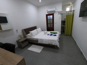Dhangethi Inn Hotel